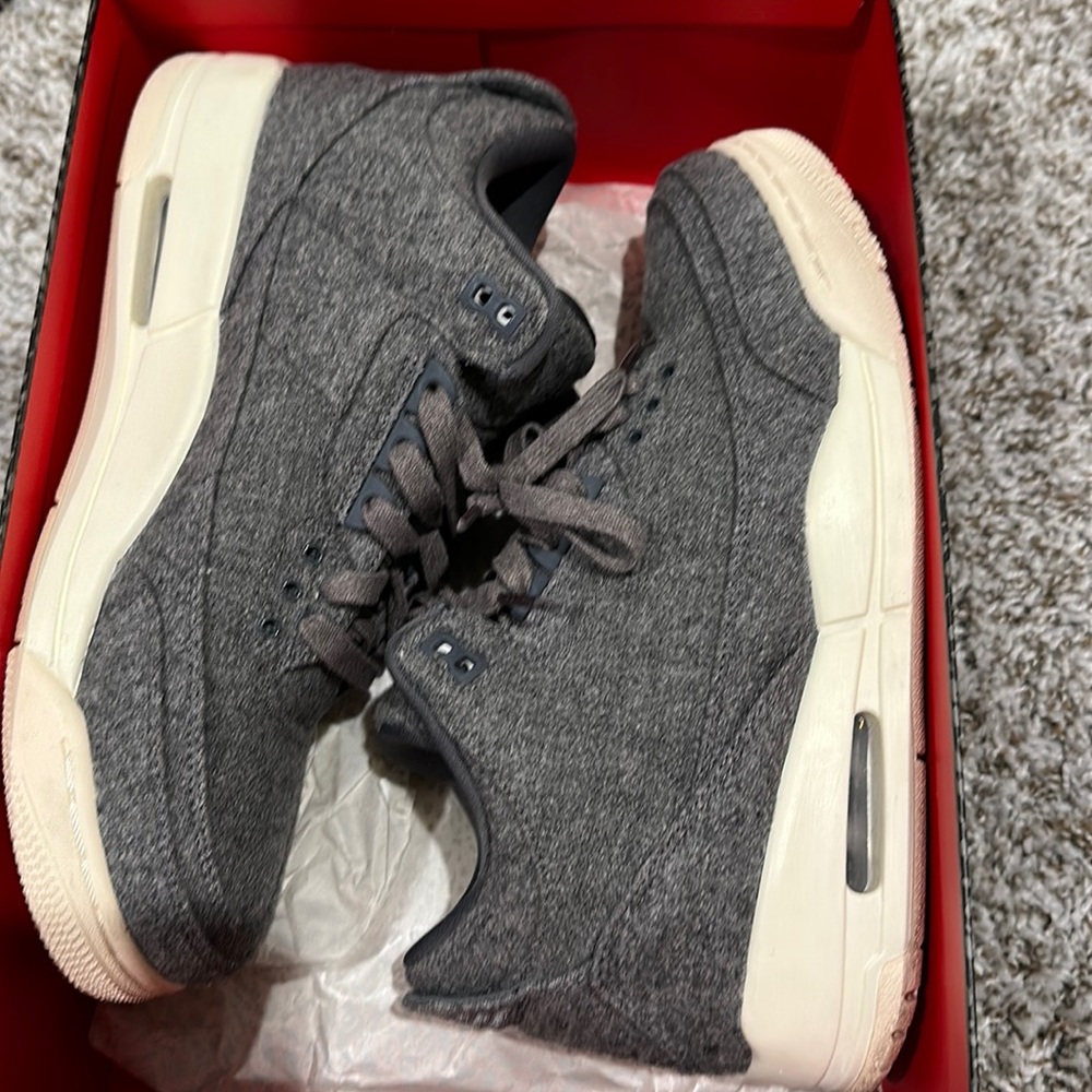 Jordan 3s